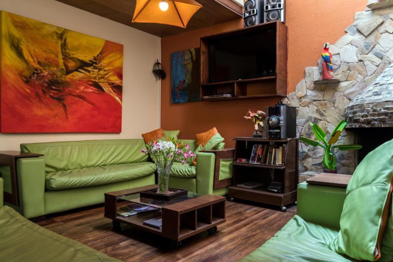 Casa Del Arupo B&B Quito Exteriör bild